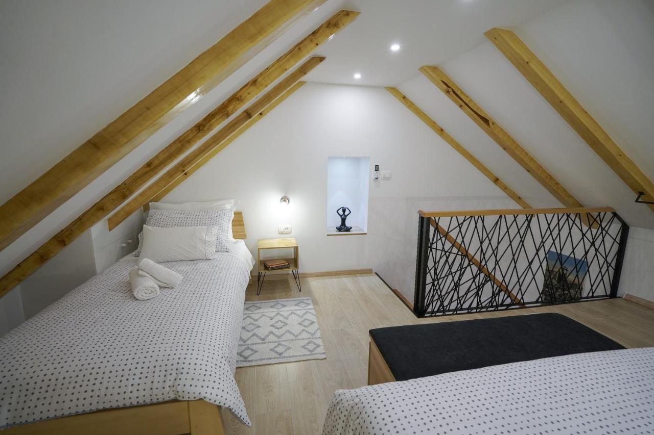 Apartment Ispod Ure Sinj Bagian luar foto