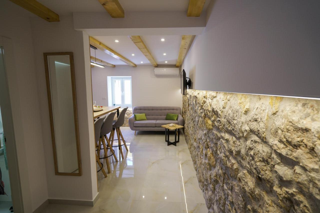 Apartment Ispod Ure Sinj Bagian luar foto