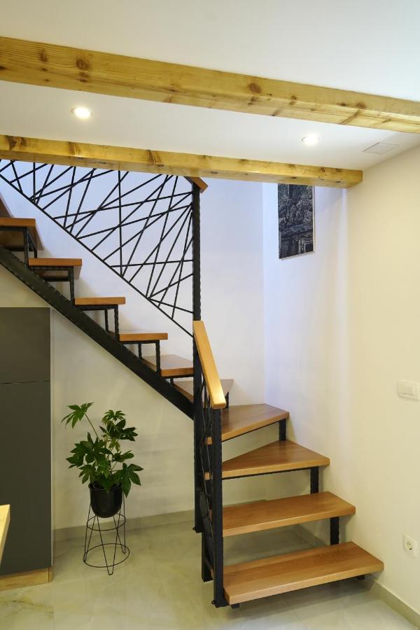 Apartment Ispod Ure Sinj Bagian luar foto