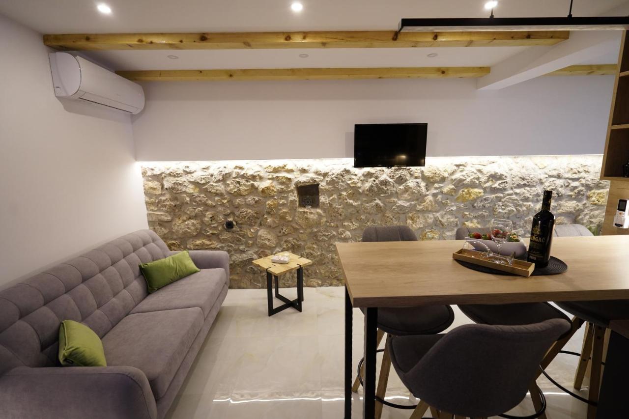 Apartment Ispod Ure Sinj Bagian luar foto