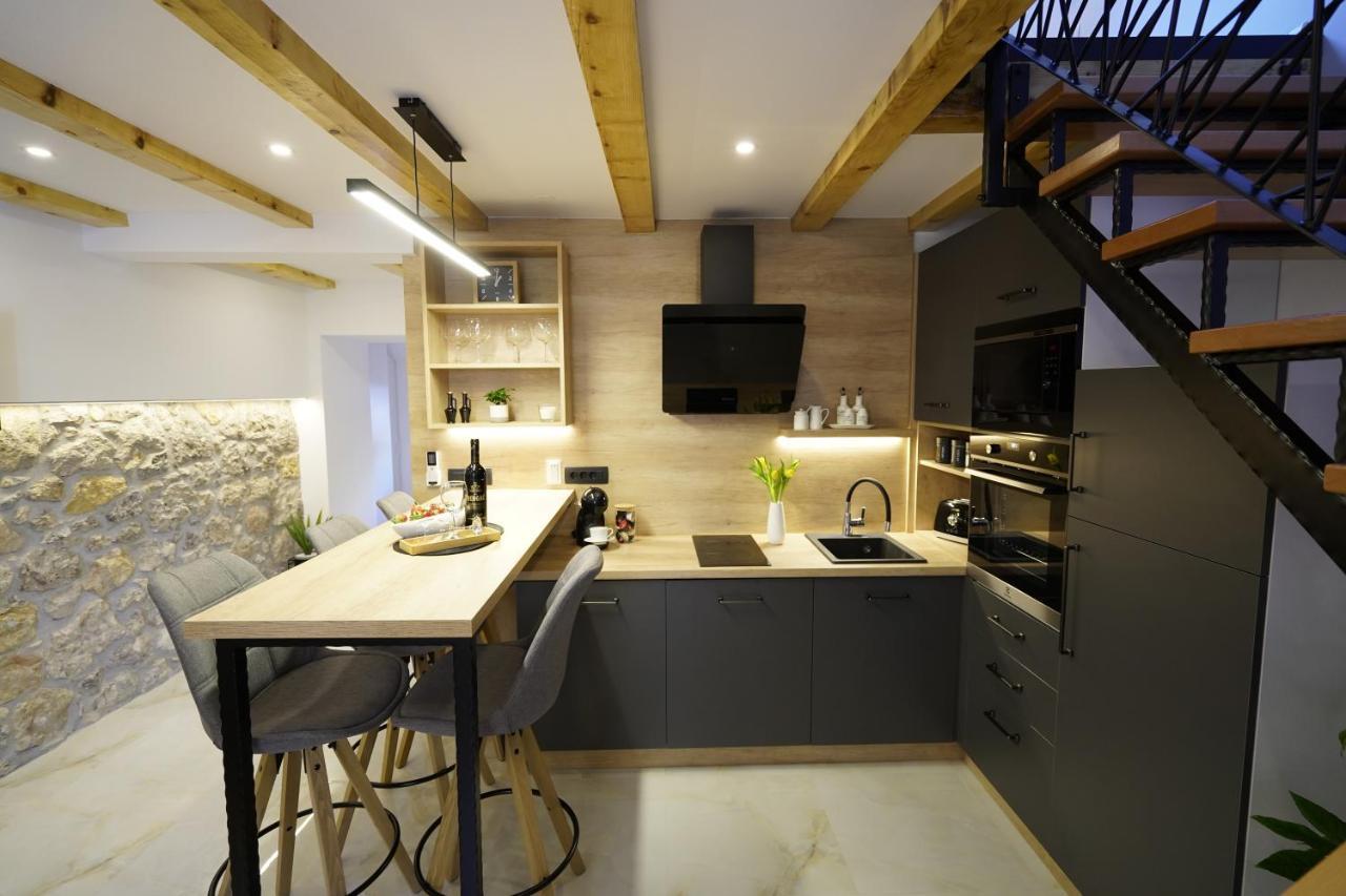 Apartment Ispod Ure Sinj Bagian luar foto