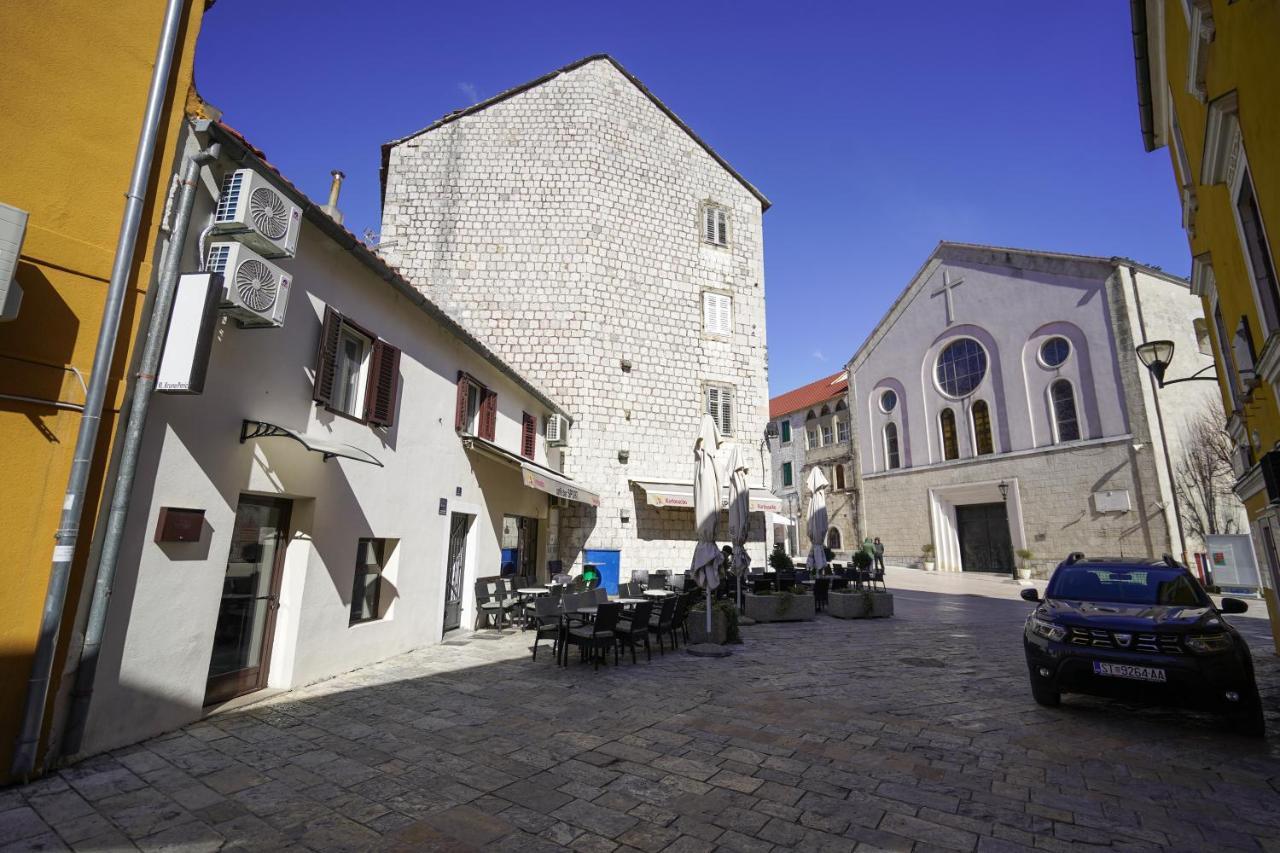 Apartment Ispod Ure Sinj Bagian luar foto